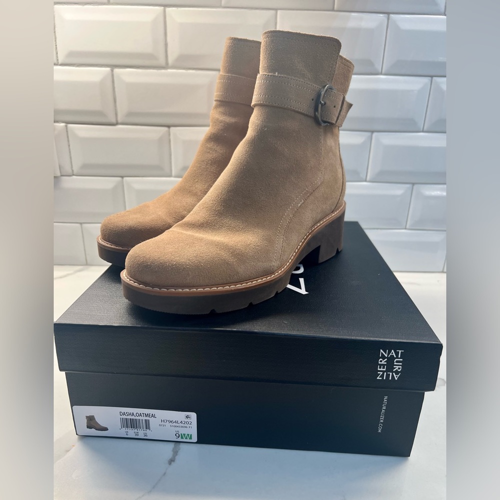 LIKE NEW Naturalizer Dasha Bootie